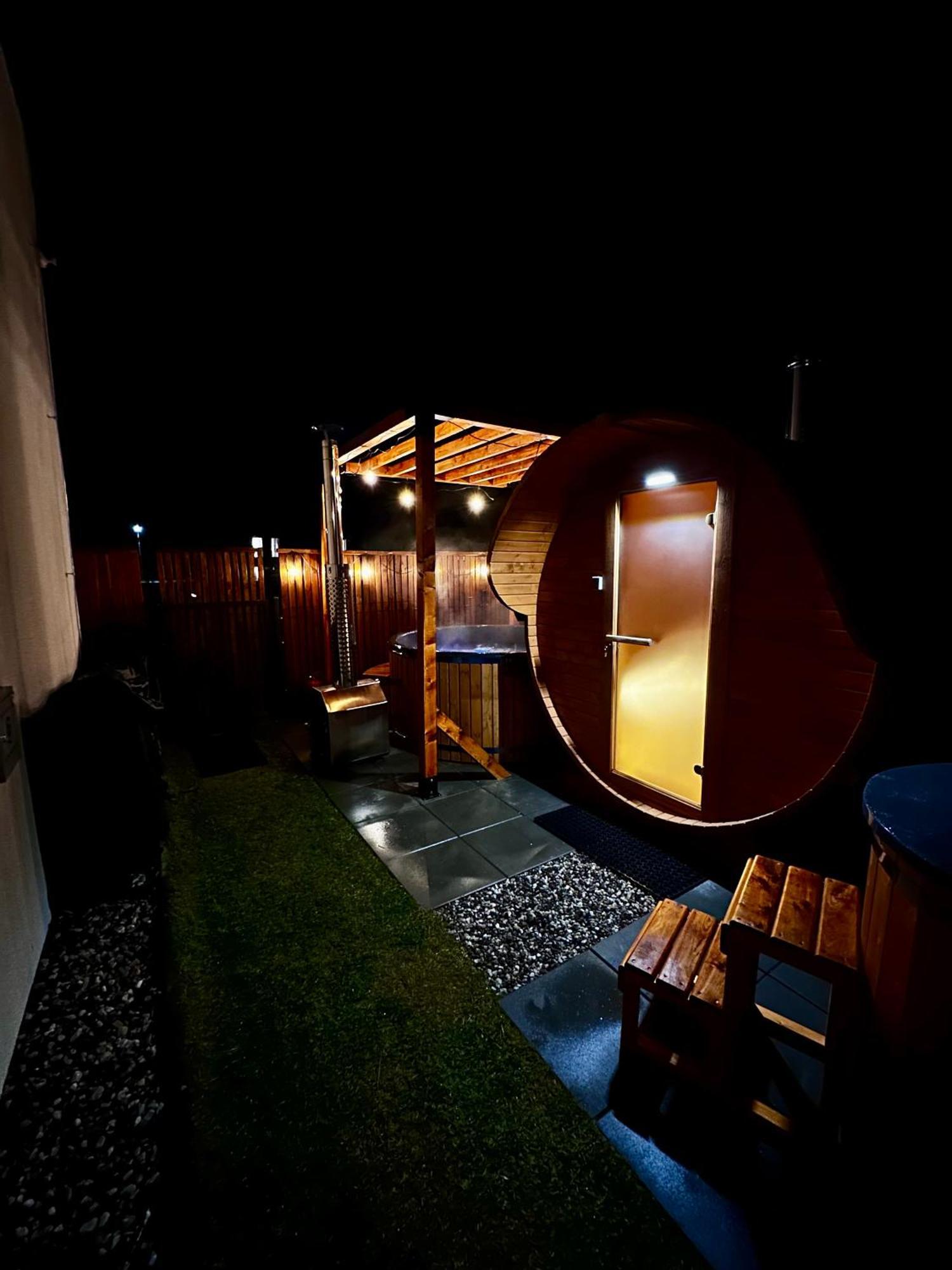 Apartament Pod Wzgorzem Z Sauna, Jacuzzi I Basenem 库多瓦-兹德鲁伊 外观 照片